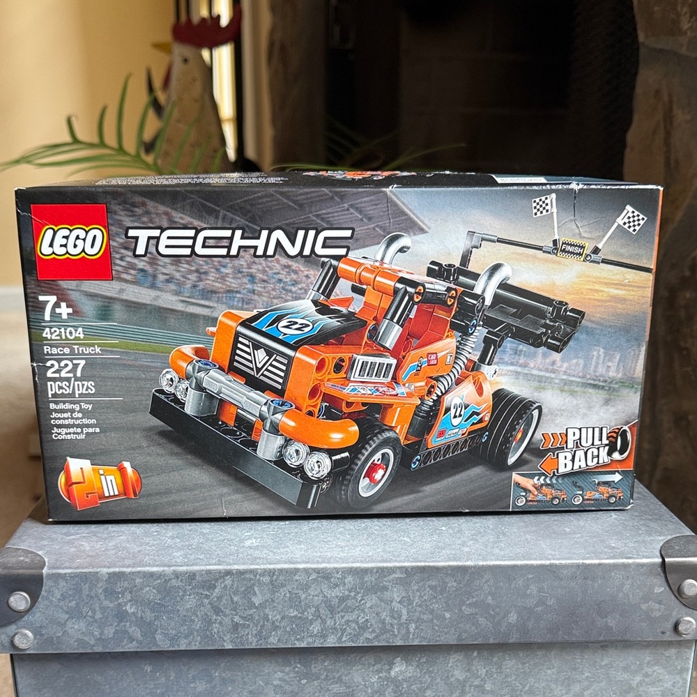 NIB! LEGO Technic Racing Truck